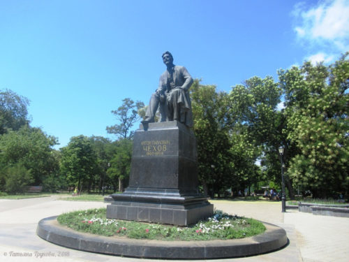 Памятник Чехову в Таганроге