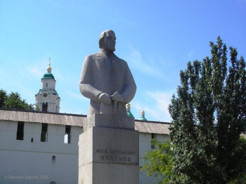 Памятник И.Н. Ульянову