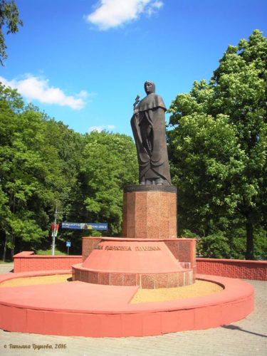 Памятник преподобной Ефросинии Полоцкой (Полоцк)
