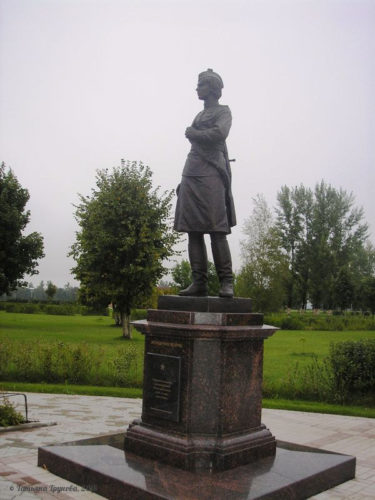 Памятник женщинам войны (Прохоровка)