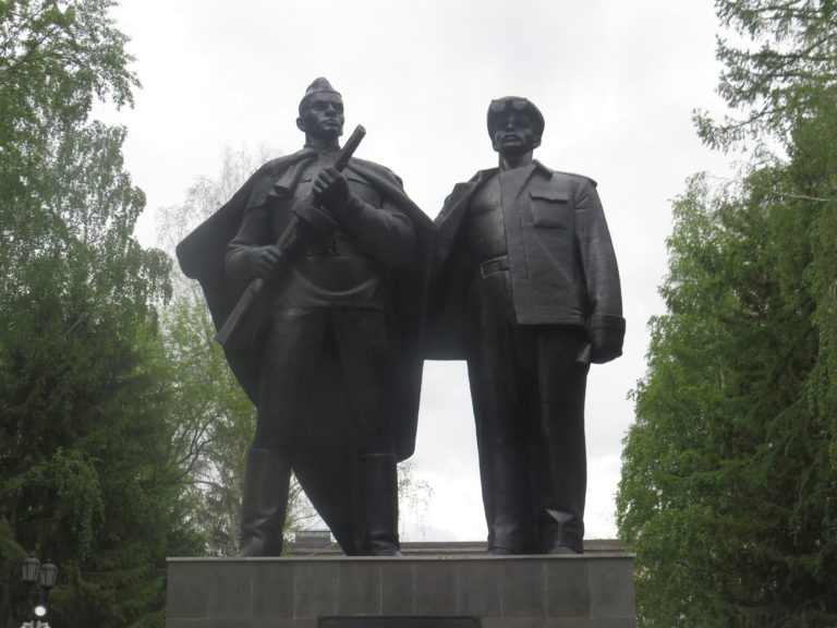 Памятник в Парке Победы в Ревде