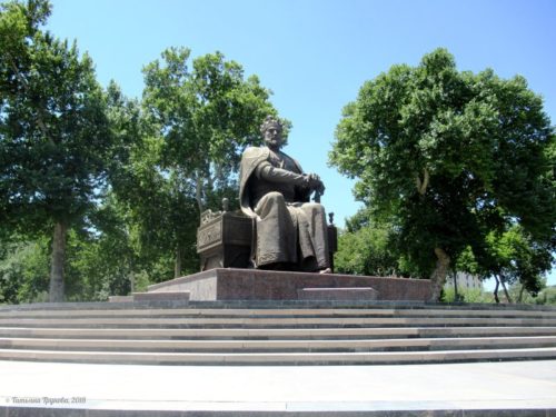 Памятник Тимуру