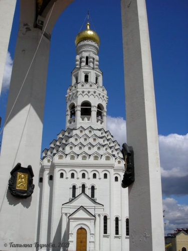 Храм и колокол