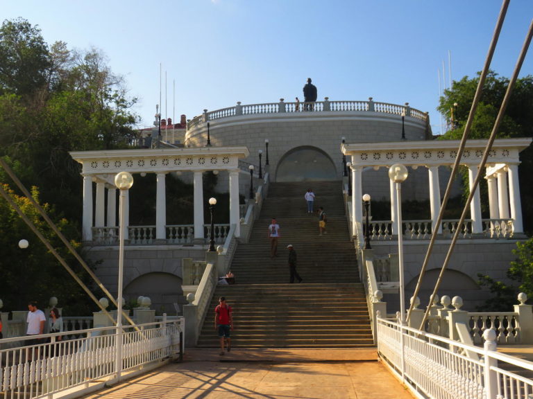 Чкаловская лестница в Оренбурге