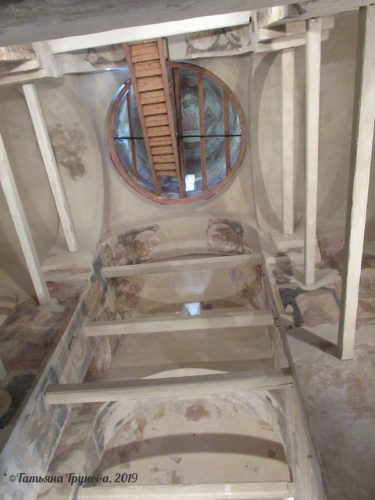 Лестница под купол
