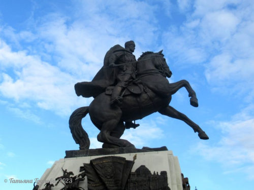 Памятник Шаймуратову