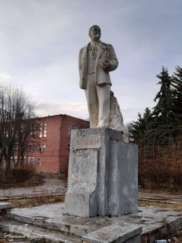 Владимир (памятник у тракторного завода)