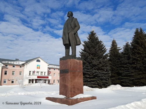 Суздаль (памятник Ленину)